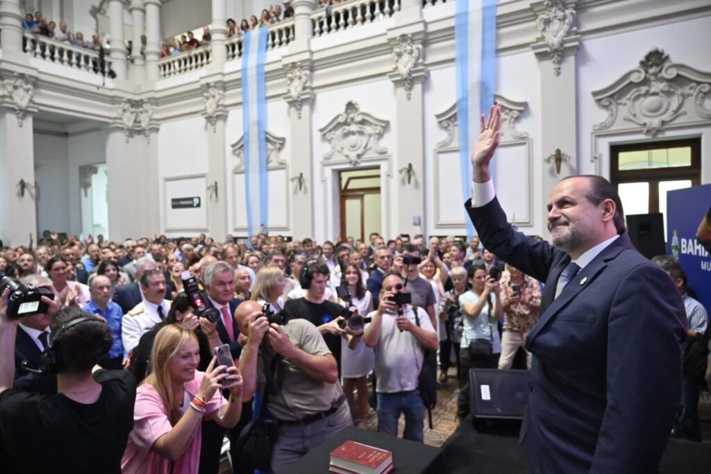 Federico Susbielles asumió la intendencia de Bahía Blanca