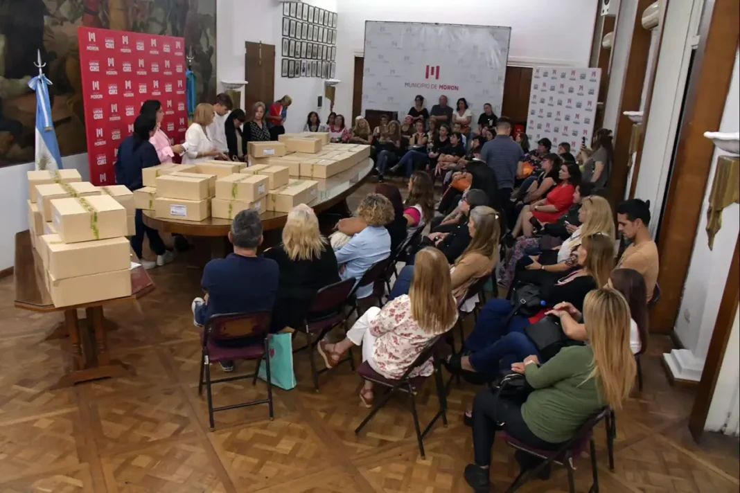 Morón: El Municipio entregó repelentes de mosquitos a escuelas primarias