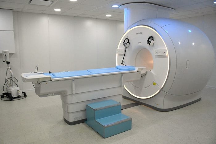 Kicillof y Ghi inauguraron una nueva sala de resonador en el Hospital Güemes