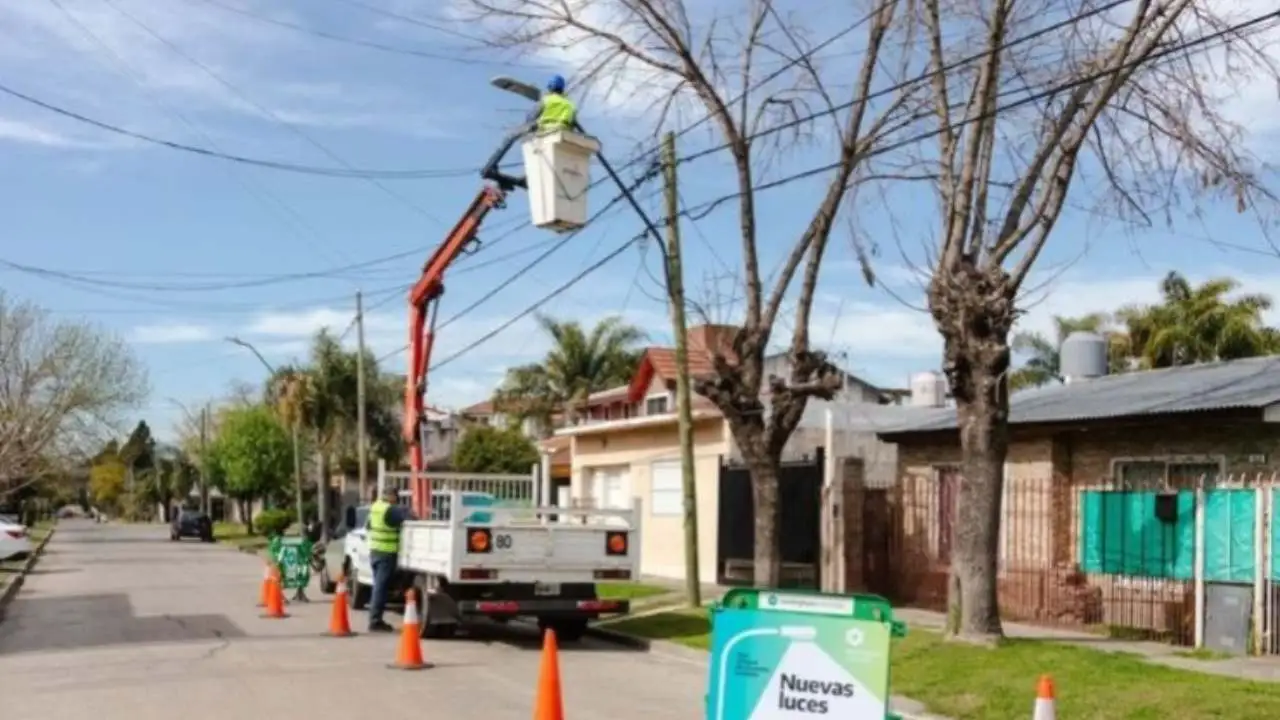 Recambio lumínico en Hurlingham: Se instalarán 7 mil equipos.