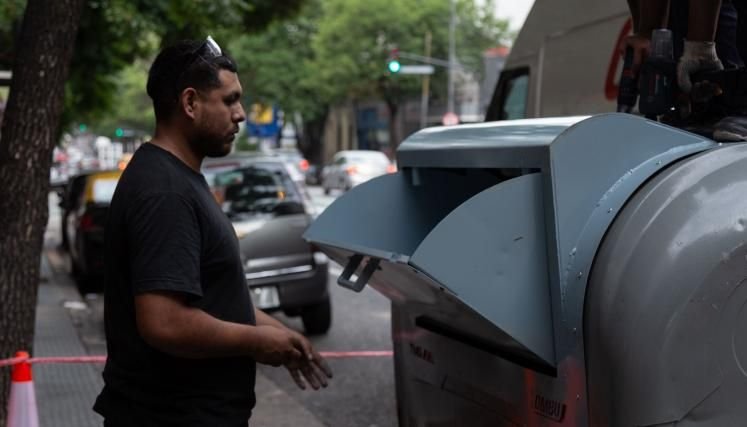 El Gobierno porteño instala 7.000 nuevos contenedores antivandálicos para reforzar la higiene urbana