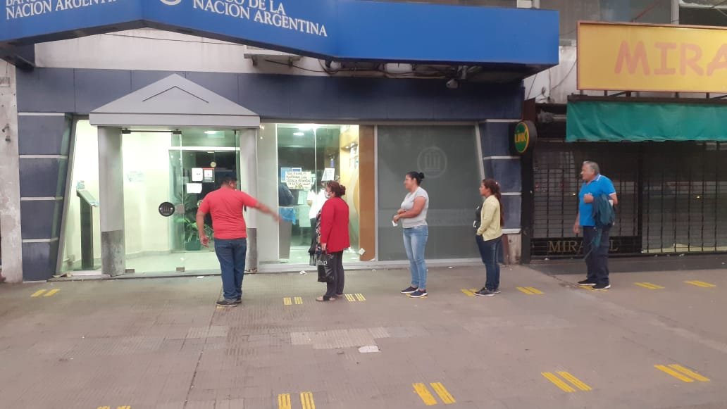Pintan para mantener la distancia